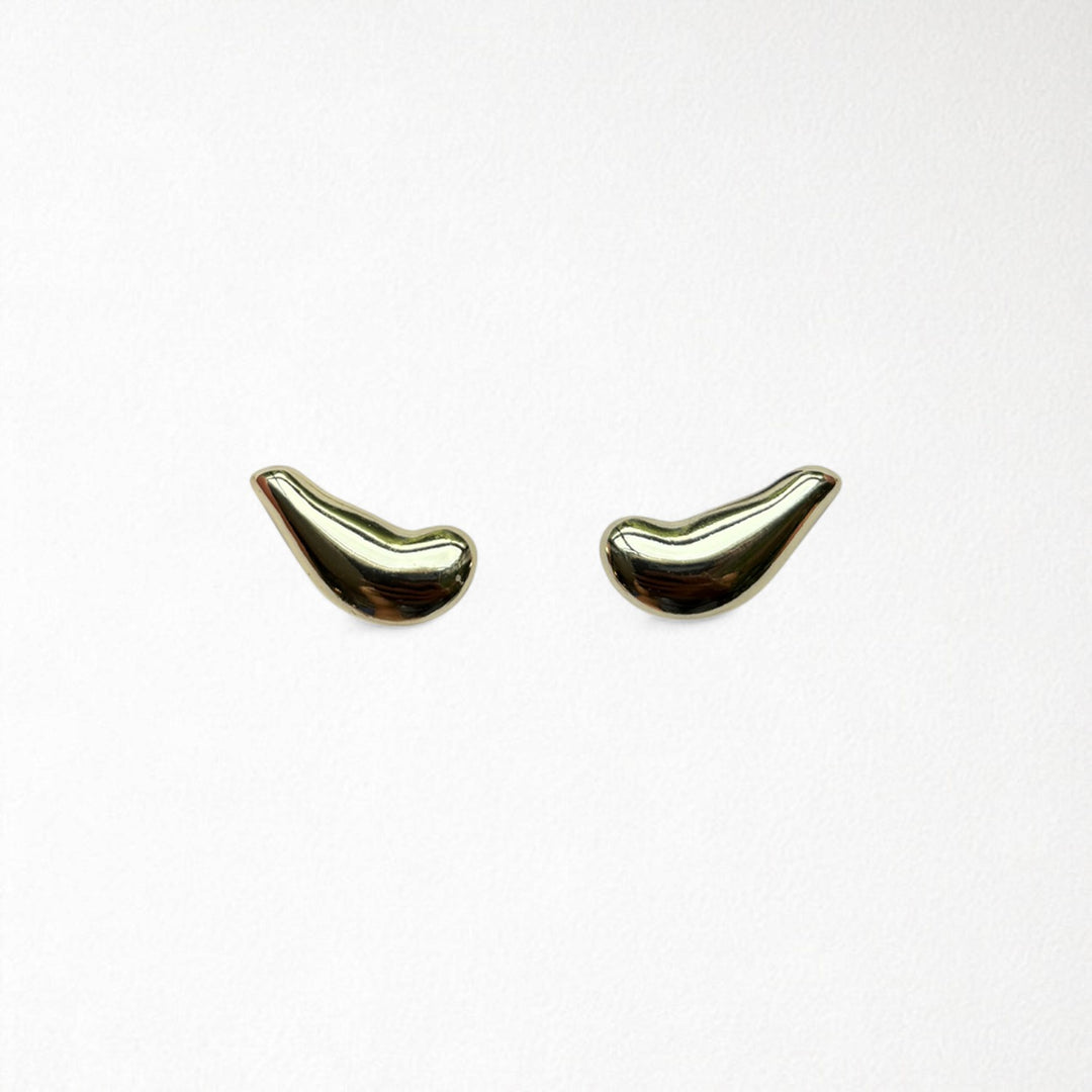 Gold earlobe cuff earrings