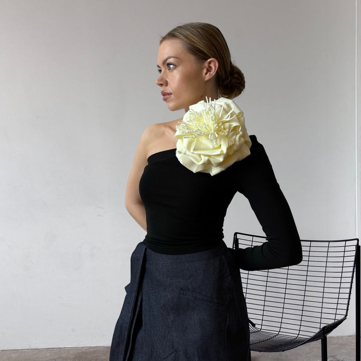 Black One Sleeve Top With White Flower Pin