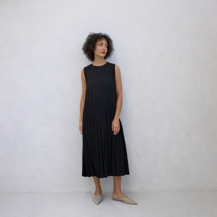 Black Pleated Layer Midi Dress