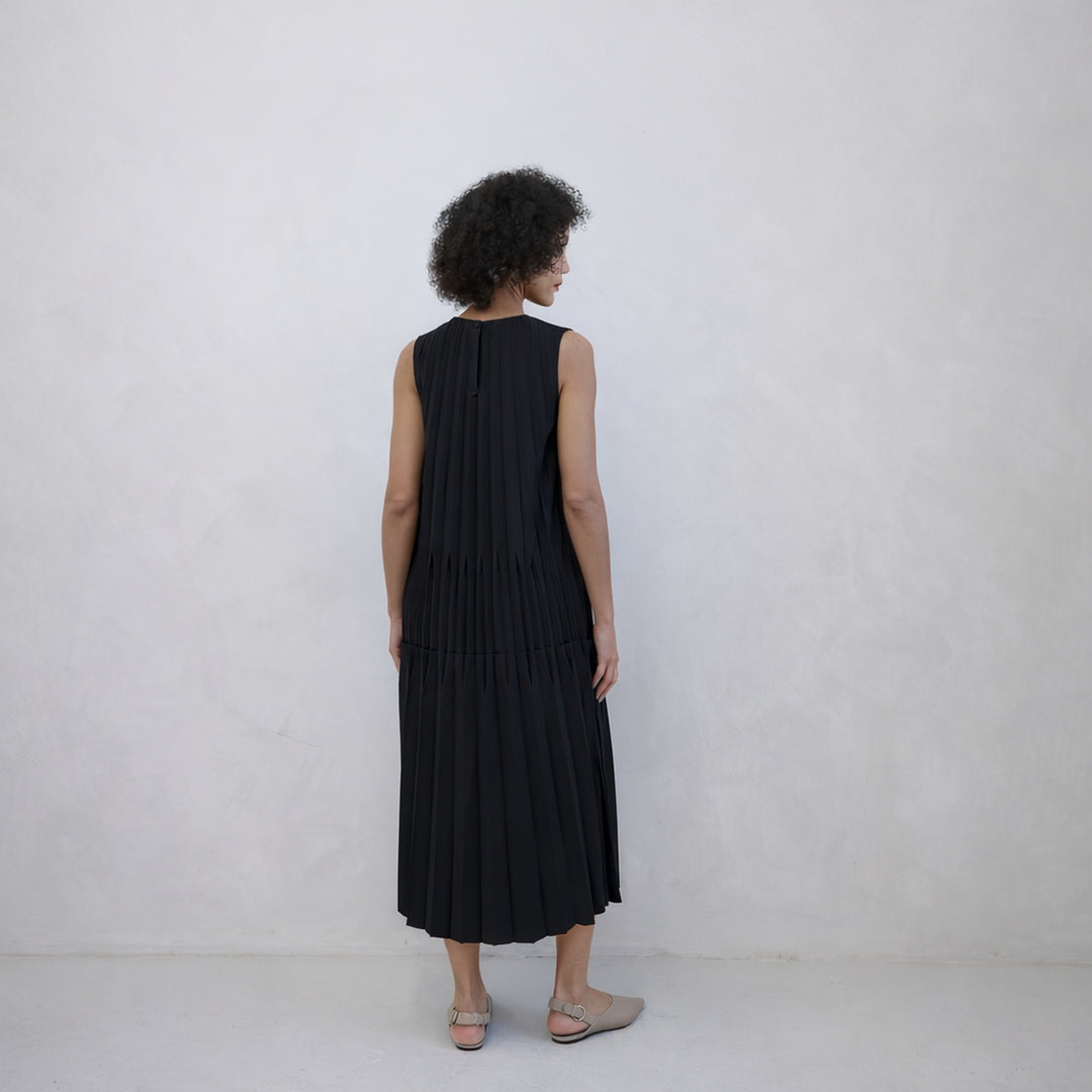 Black Pleated Layer Midi Dress