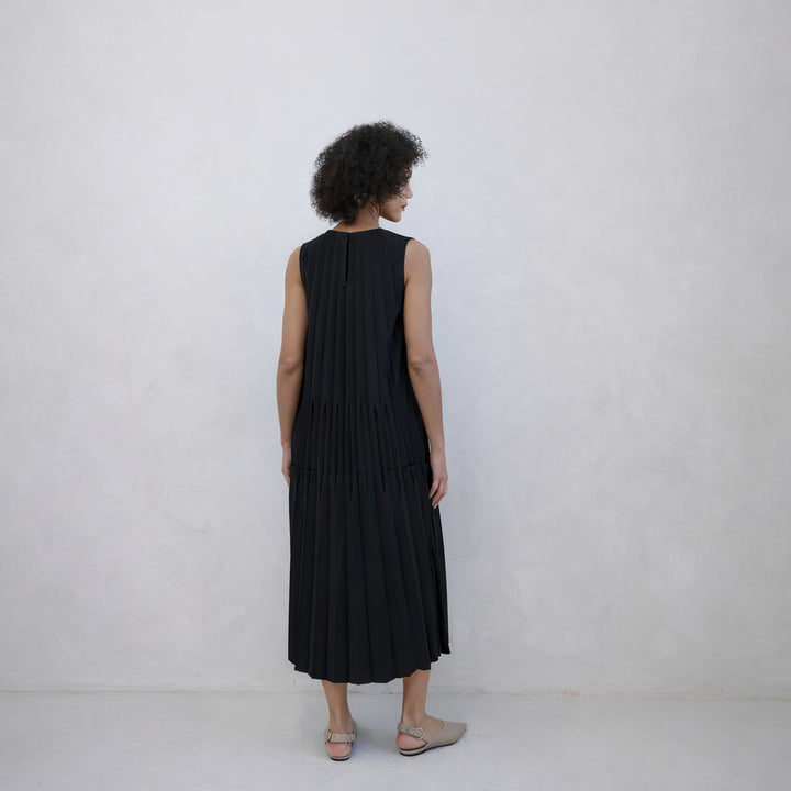 Black Pleated Layer Midi Dress