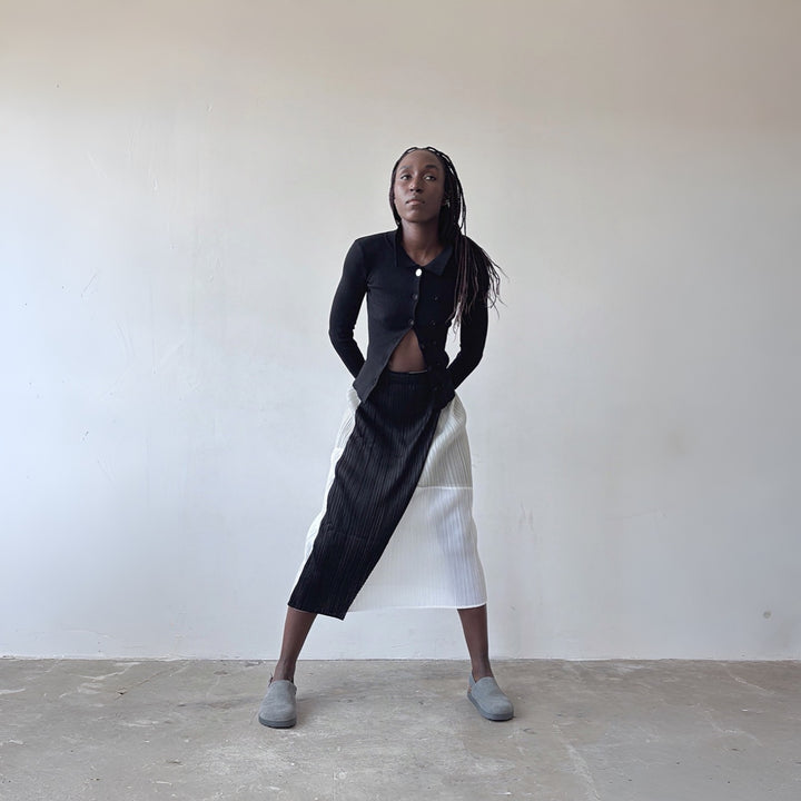 Black rib knit shirt top with button details