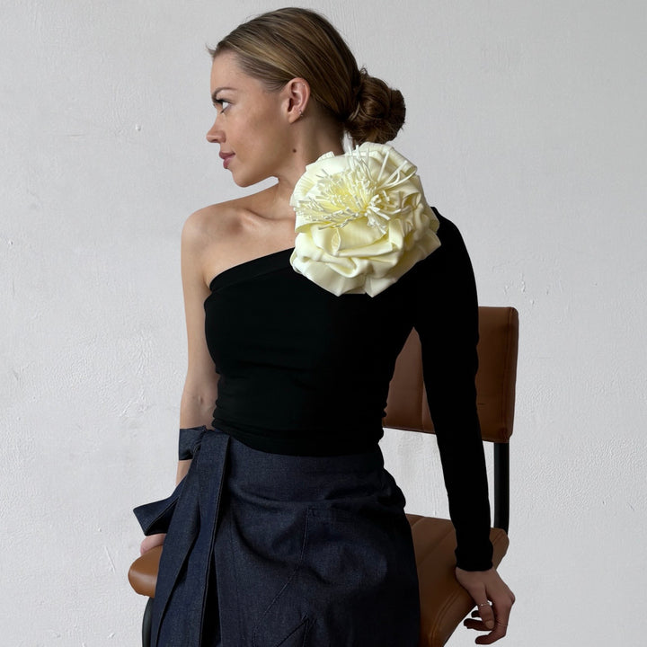 Black One Sleeve Top With White Flower Pin