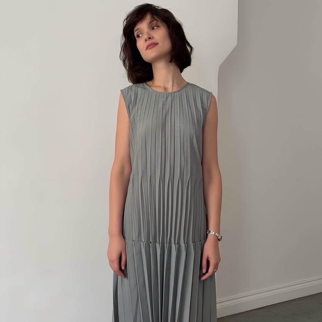 Grey Accordion Layer Pleated Midi Dress