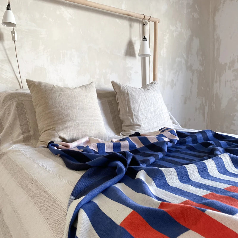 Sophie Home Studie Navy Throw