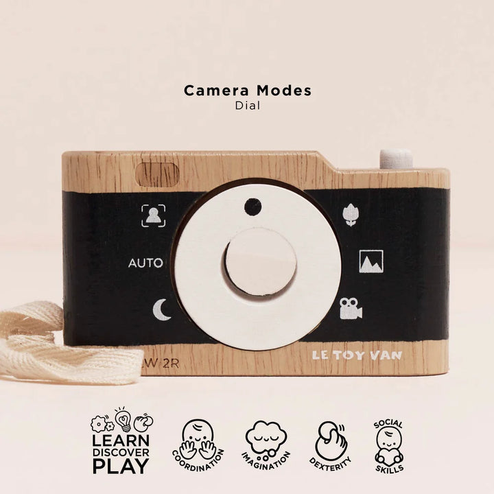 Wooden Retro Camera - by Le Toy Van