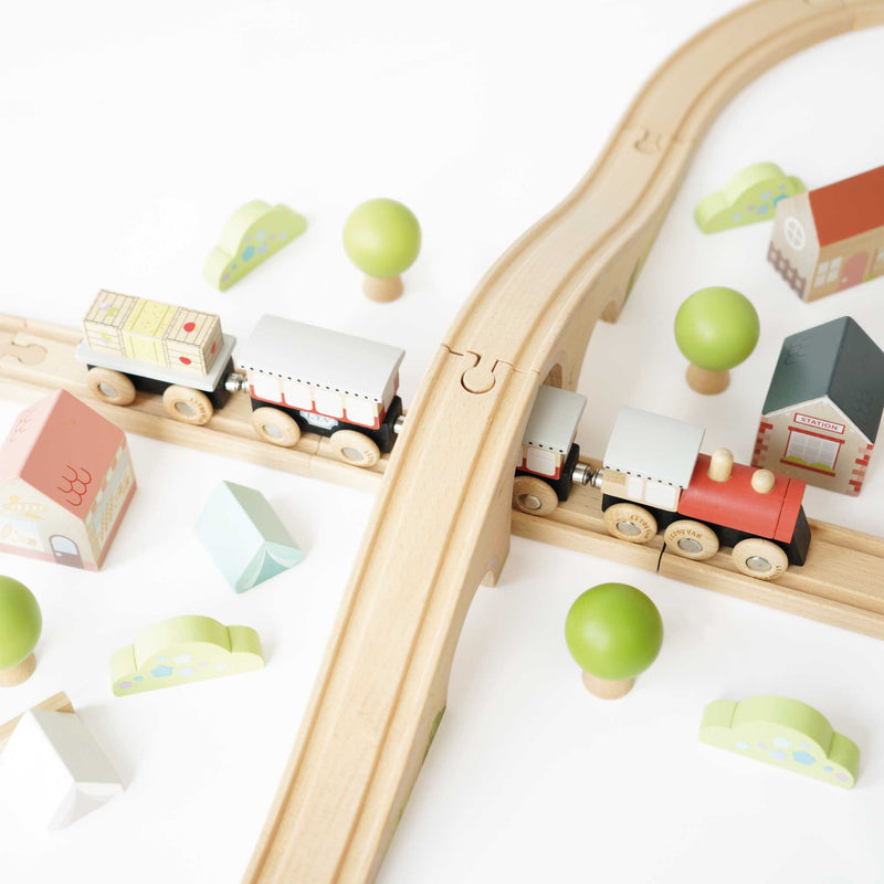 Le Toy Van Figure Of 8 Train Set