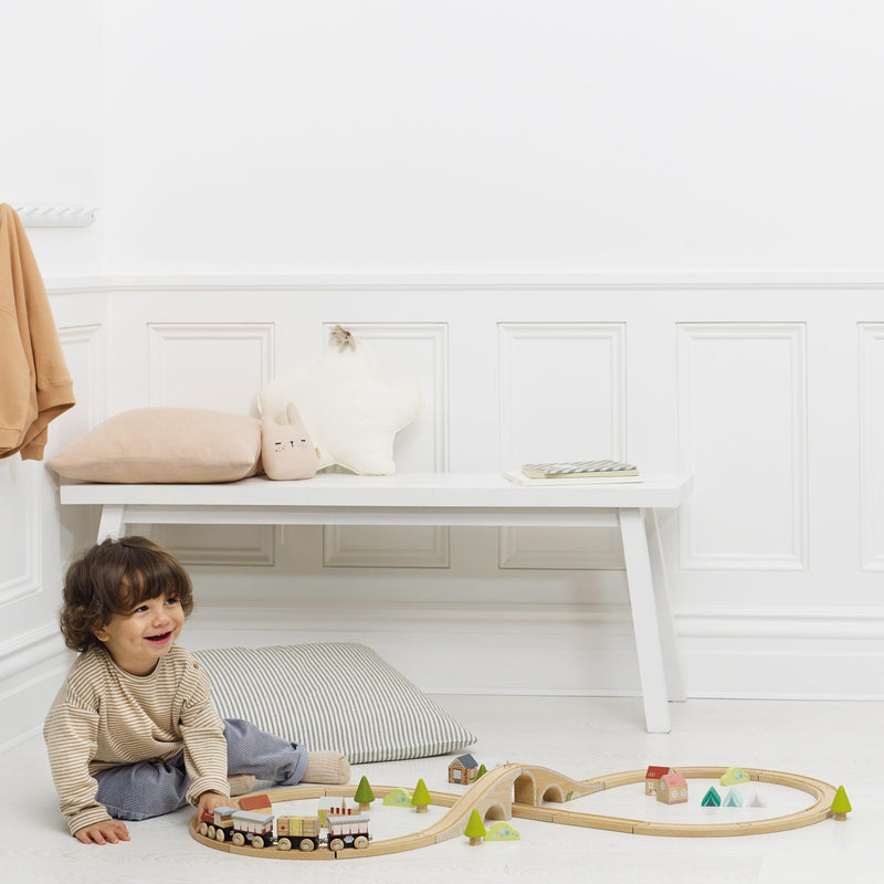 Le Toy Van Figure Of 8 Train Set