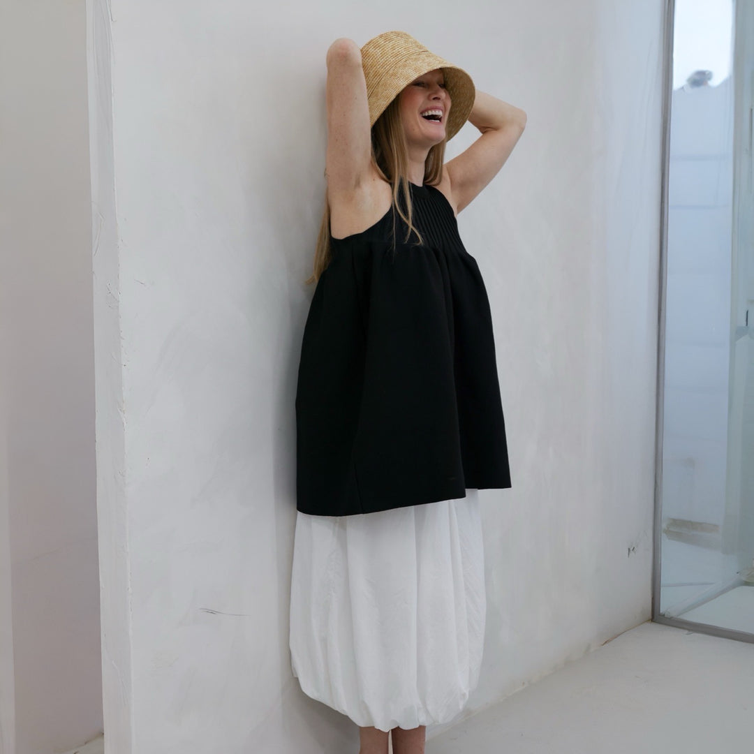 White Balloon Skirt With Pockets