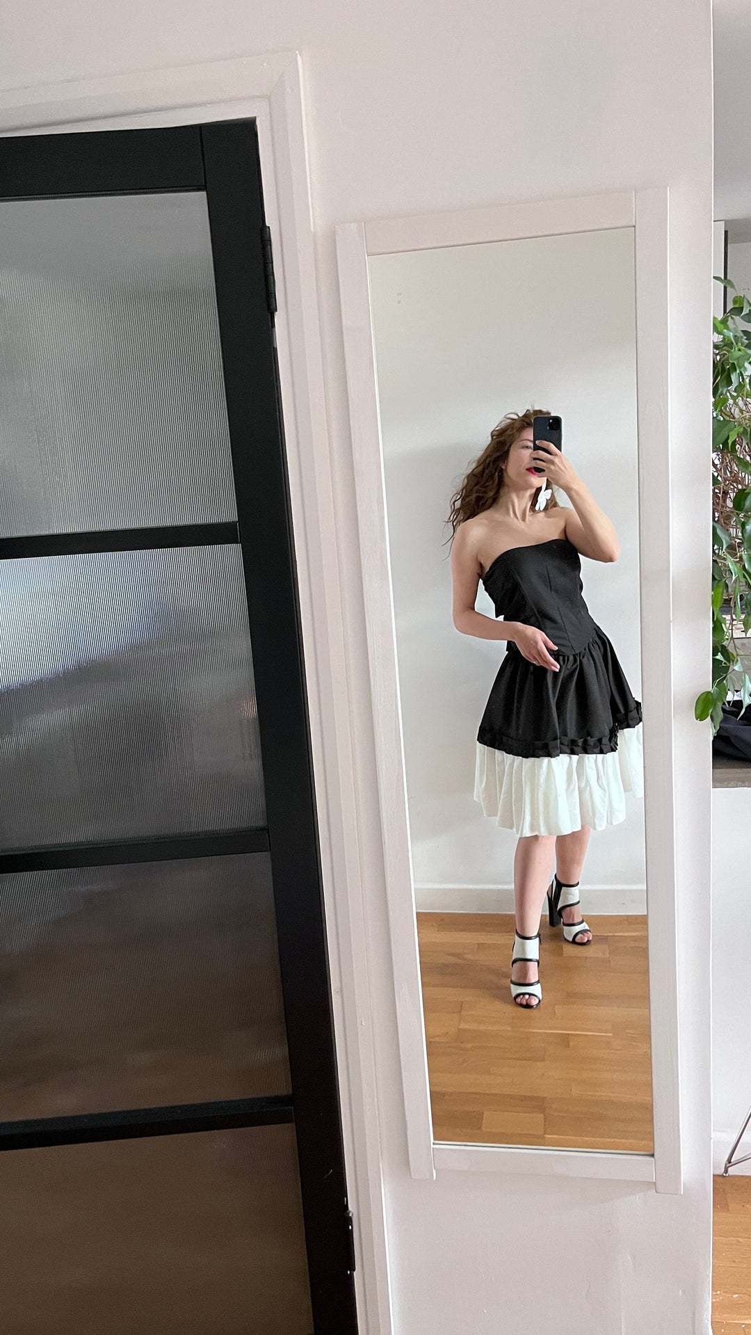 Black white cloché pleated skirt with ruffles